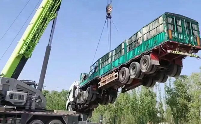 友谊道路脱困救援案例